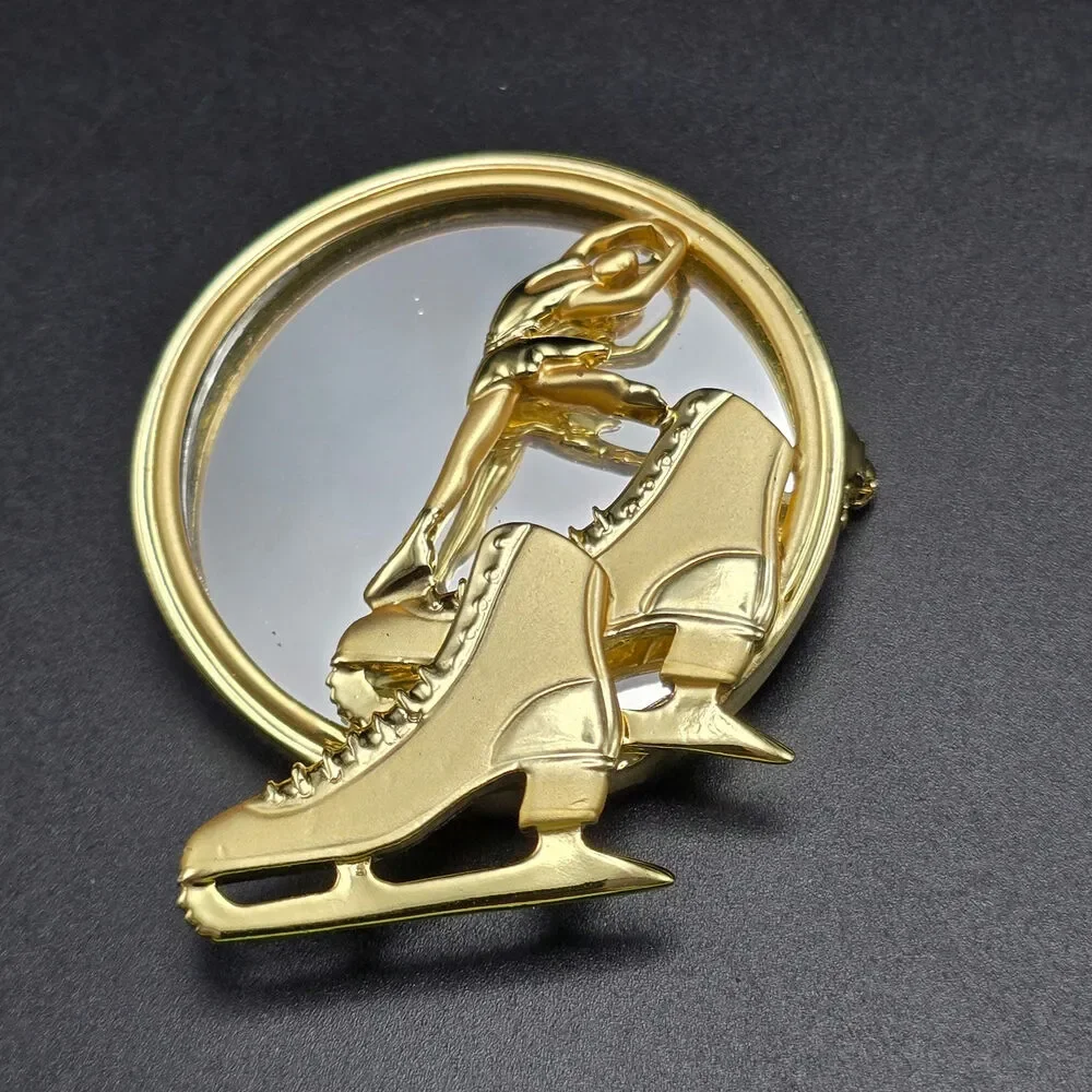 Vintage Danecraft Brooches lot of 4 gold and silver tone